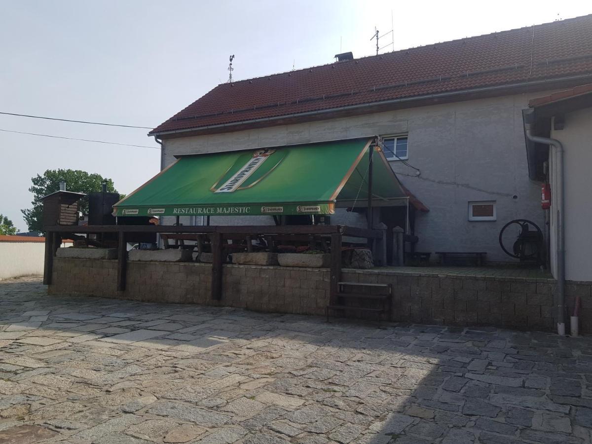 Penzion na statku Březová Brezova  Exterior foto