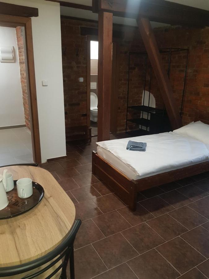 Penzion na statku Březová Brezova  Exterior foto